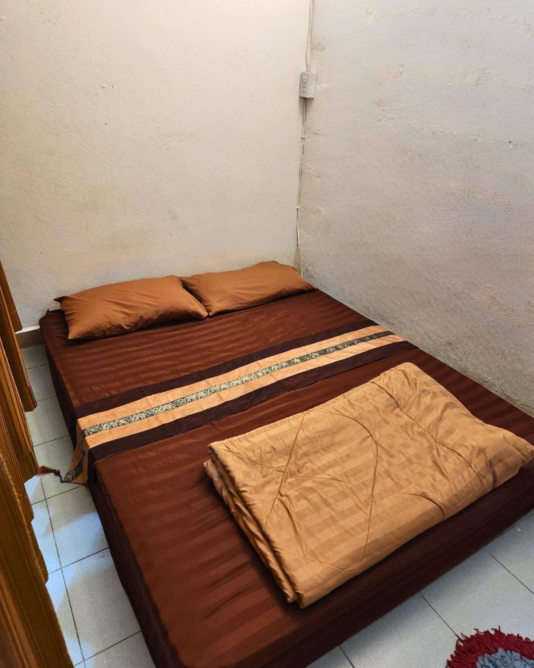 Hug Glur House Tour And Hostel (Adults Only) Chiang Mai Exterior foto