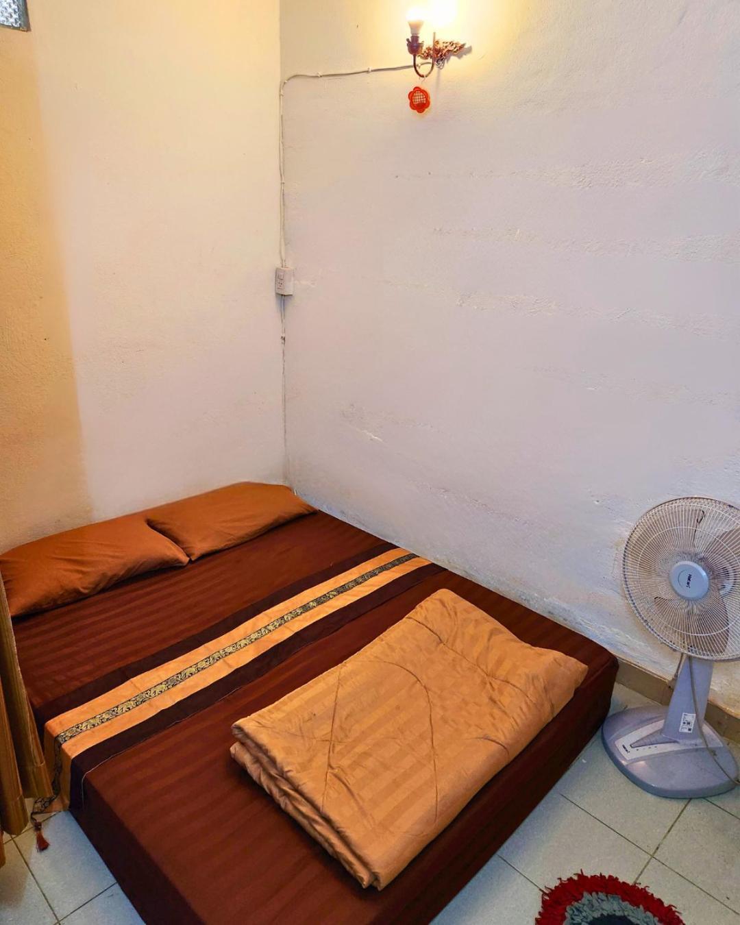 Hug Glur House Tour And Hostel (Adults Only) Chiang Mai Exterior foto